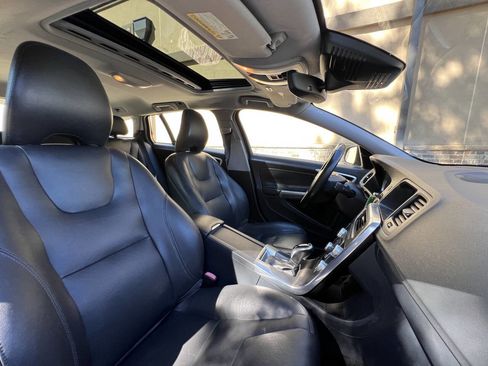Used 2015 Volvo V60 T5 Platinum image 15