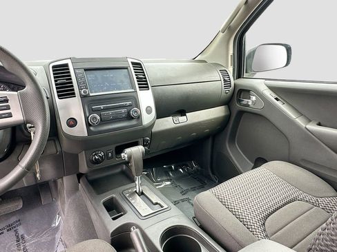 Used 2019 Nissan Frontier SV image 21