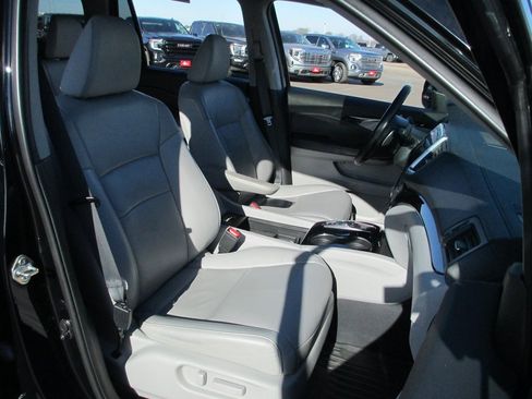 Used 2018 Honda Pilot Touring image 20