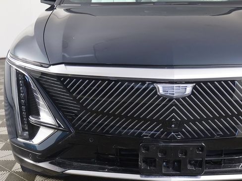 Used 2025 Cadillac Lyriq Luxury RWD image 16