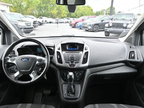 Used 2017 Ford Transit Connect XLT FWD image 2