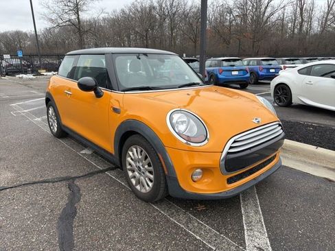 Used 2015 MINI Cooper 2-Door Hardtop image 3
