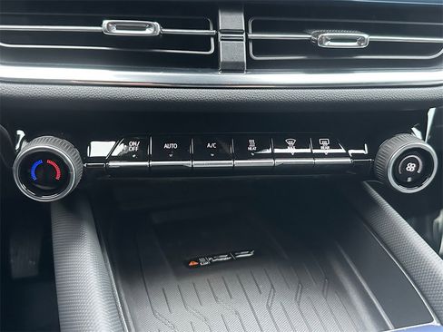 New 2026 Chevrolet Equinox EV LT image 28