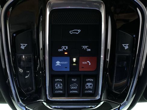 Used 2022 Jeep Grand Cherokee Summit w/ Adv Protech Group IV image 35