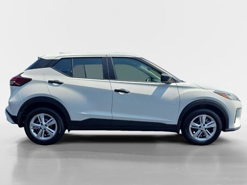 New 2025 Nissan Kicks Play S image 7