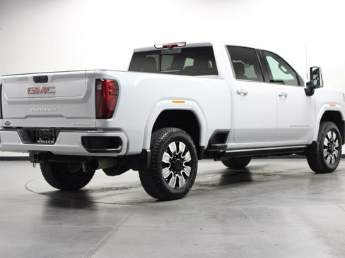 Used 2026 GMC Sierra 2500 Denali w/ Denali Reserve Package AWD/4WD image 4