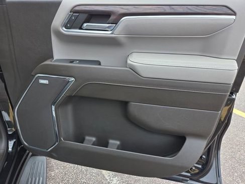 Used 2023 GMC Sierra 1500 SLT w/ SLT Premium Plus Package AWD/4WD image 36