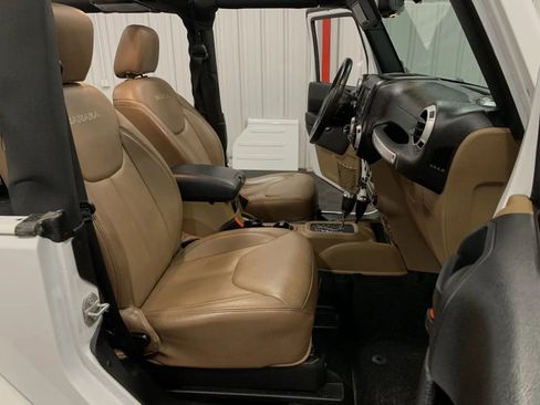 Used 2017 Jeep Wrangler Sahara w/ Connectivity Group image 44