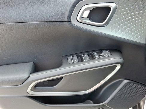 New 2025 Kia Soul LX w/ LX Technology Package image 8