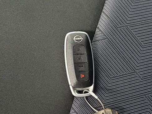 Used 2025 Nissan Versa SV FWD image 32