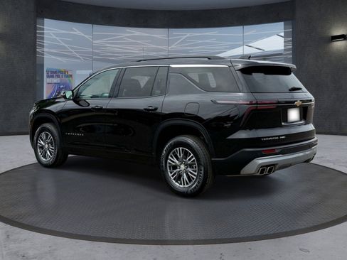 Used 2025 Chevrolet Traverse LT AWD/4WD image 4