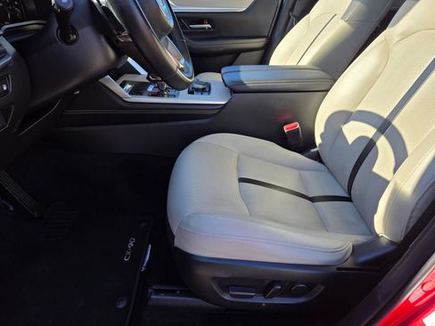 Certified 2024 MAZDA CX-90 Plug-In Hybrid w/ Preferred AWD/4WD image 23