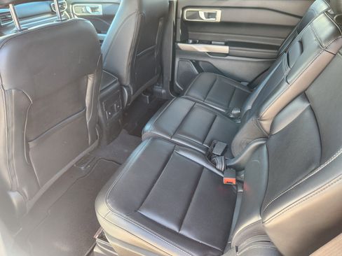 Used 2023 Ford Explorer XLT w/ Equipment Group 202A image 18