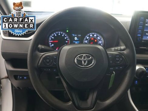 Used 2021 Toyota RAV4 LE image 20