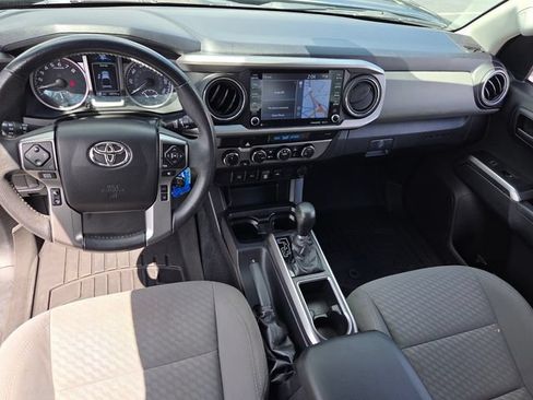 Used 2021 Toyota Tacoma SR5 AWD/4WD image 17