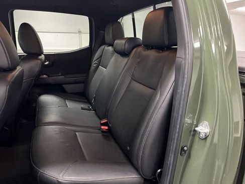 Used 2022 Toyota Tacoma TRD Sport w/ TRD Premium Sport Package AWD/4WD image 24