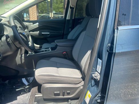 Used 2019 Ford Escape SE FWD image 11