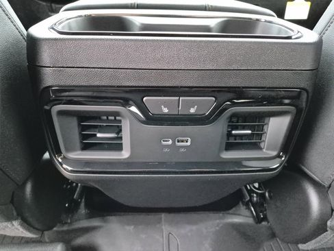 New 2026 GMC Sierra 2500 AT4 w/ AT4 Premium Plus Package AWD/4WD image 11