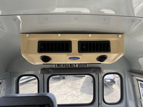 Used 2005 Chevrolet Express 3500 w/ School Bus Package RWD image 12