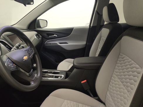 Used 2020 Chevrolet Equinox LS w/ LPO, Cargo Package AWD/4WD image 17