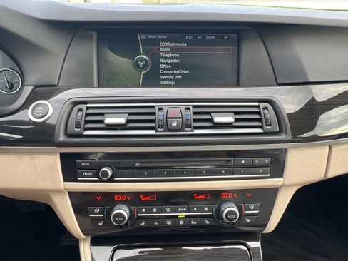 Used 2012 BMW 550i xDrive Sedan AWD/4WD image 31