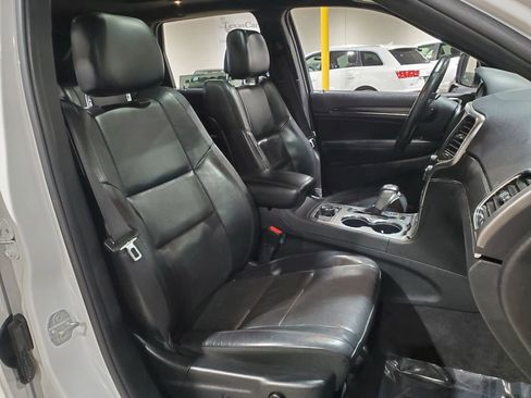 Used 2018 Jeep Grand Cherokee Limited w/ Luxury Group II image 14