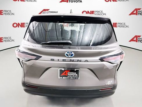Used 2024 Toyota Sienna XLE image 6