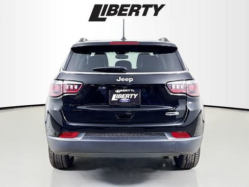 Used 2022 Jeep Compass Latitude image 6