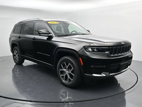 Used 2023 Jeep Grand Cherokee L Limited AWD/4WD image 2