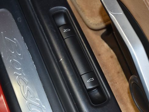 Used 2006 Porsche Boxster image 8