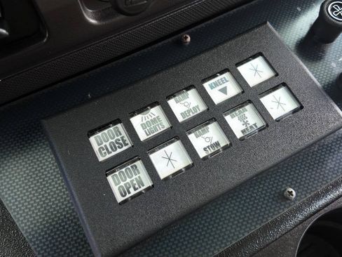 Used 2010 Ford E-450 and Econoline 450 Super Duty RWD image 11