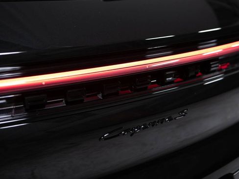 Certified 2026 Porsche Cayenne S AWD/4WD image 15
