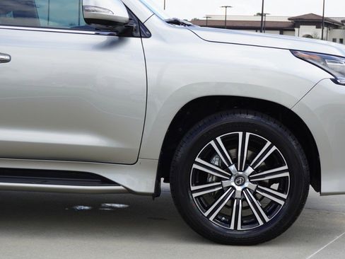 Certified 2021 Lexus LX 570 4WD w/ Luxury Package image 9