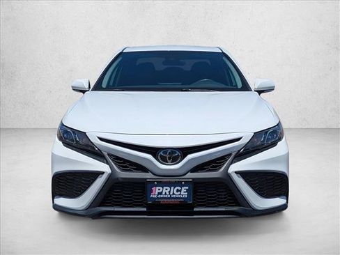 Used 2023 Toyota Camry SE FWD image 2