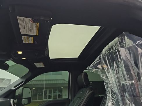 Used 2020 Ford F250 Platinum w/ FX4 Off-Road Package image 11