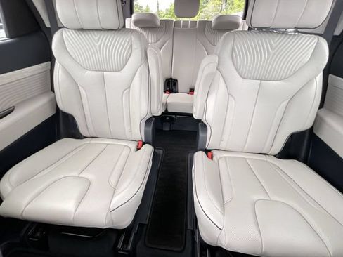 Used 2024 Hyundai Palisade Calligraphy FWD image 16