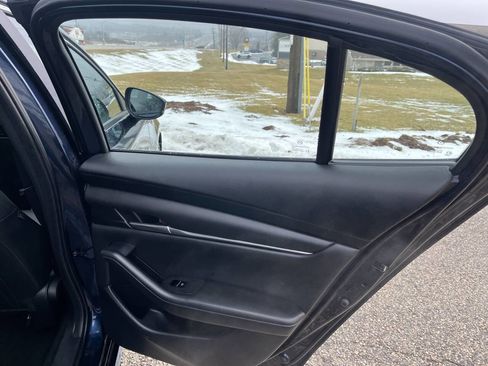 Used 2020 MAZDA MAZDA3 Select 4dr Sedan image 26