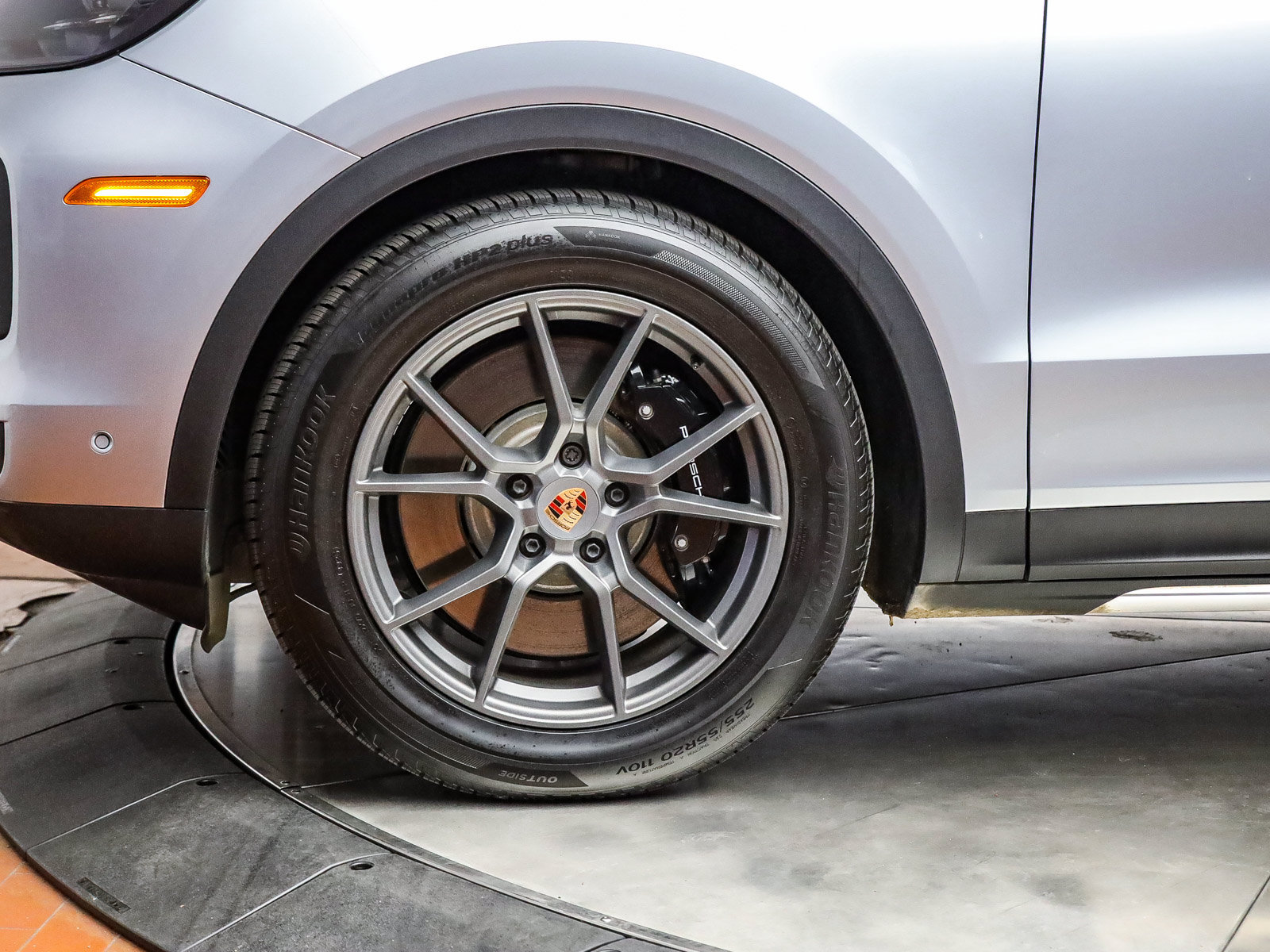 Certified 2025 Porsche Cayenne S AWD/4WD image 42