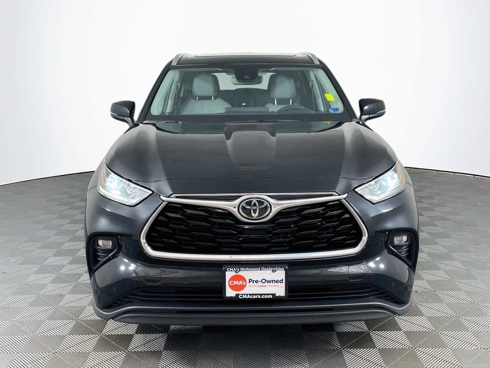 Used 2023 Toyota Highlander Limited AWD/4WD image 2