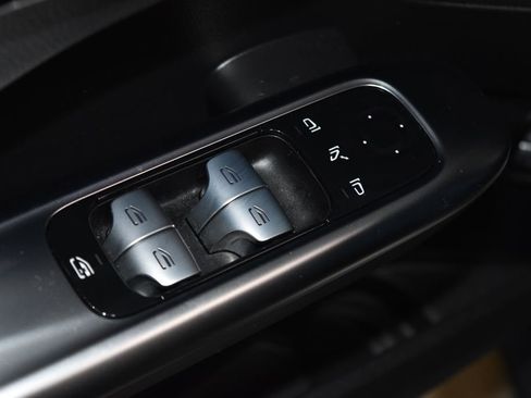 Used 2023 Mercedes-Benz C 300 4MATIC Sedan image 6