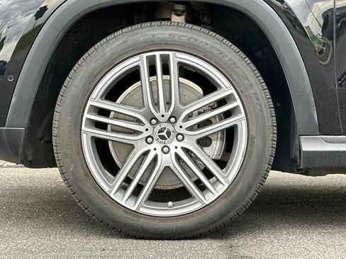 Used 2024 Mercedes-Benz GLS 450 4MATIC image 27