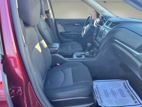 Used 2016 Chevrolet Traverse LT w/ Style and Technology Package image 9