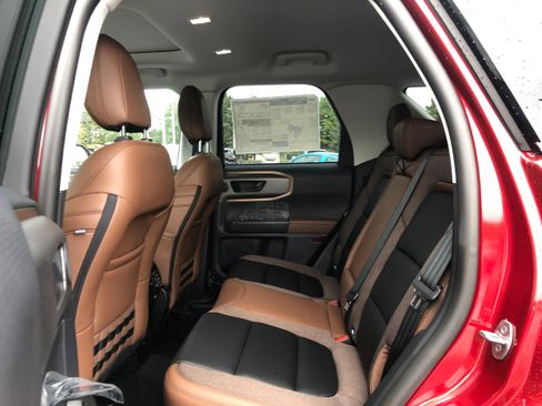 New 2025 Ford Bronco Sport Outer Banks w/ Outer Banks Tech Package+ image 11