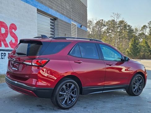 Used 2022 Chevrolet Equinox RS w/ LPO, Floor Liner Package image 7