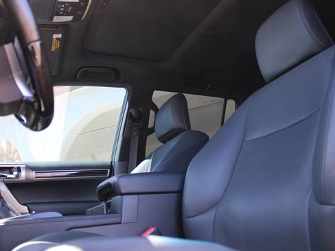 Used 2020 Lexus GX 460 Premium w/ Premium Package AWD/4WD image 11