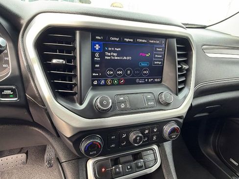Used 2023 GMC Acadia SLT image 26