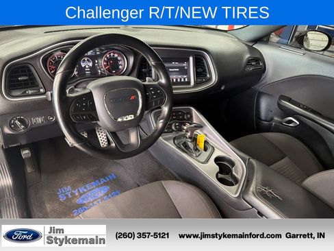Used 2020 Dodge Challenger R/T RWD image 27