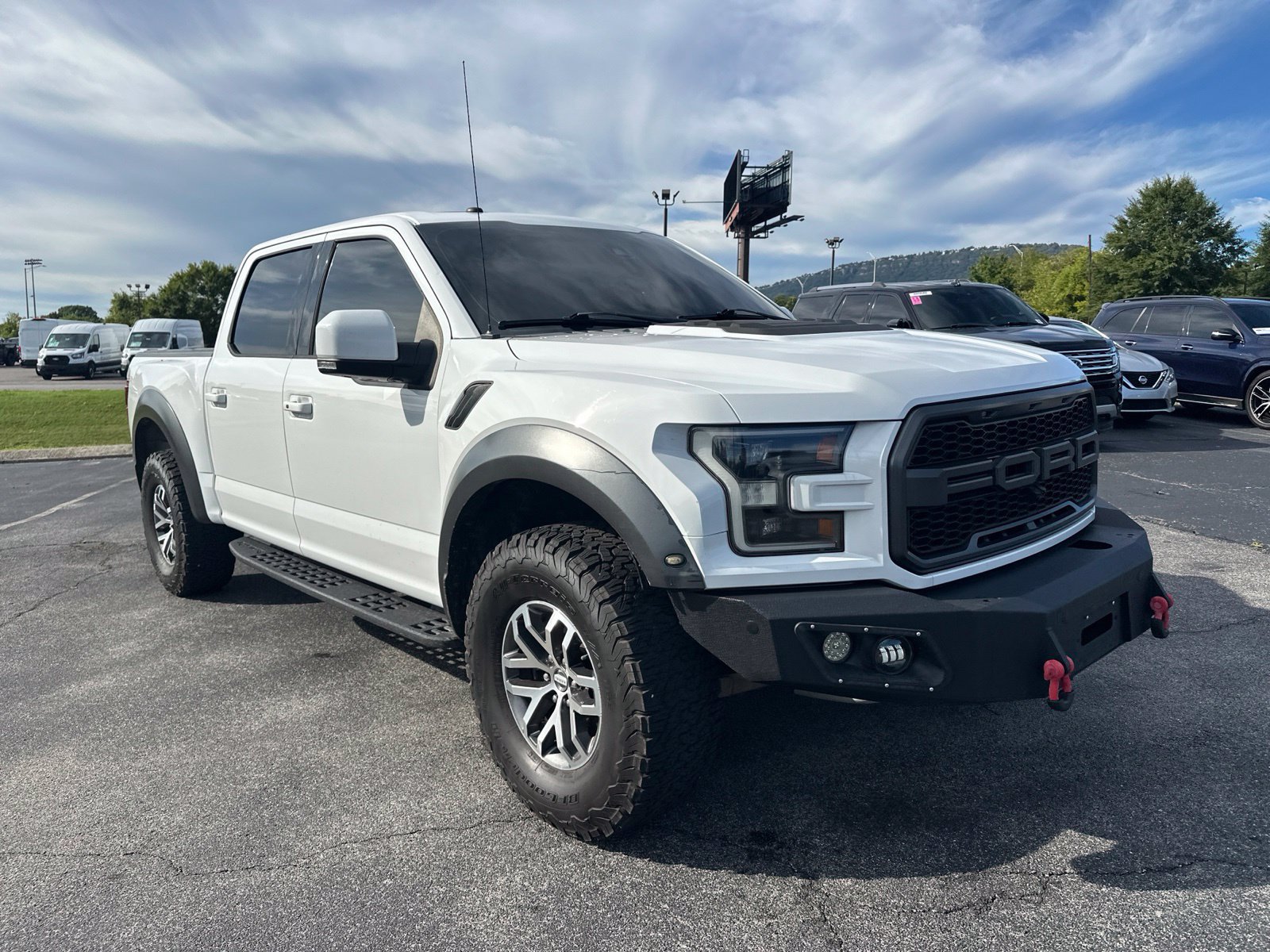 Used 2018 Ford F150 Raptor w/ Equipment Group 802A Luxury AWD/4WD image 3