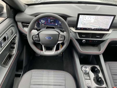 New 2026 Ford Explorer ST-Line w/ ST-Line Street Pack image 10