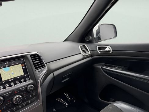 Used 2018 Jeep Grand Cherokee Altitude AWD/4WD image 25